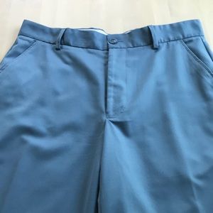 Men’s Greg Norman blue shorts